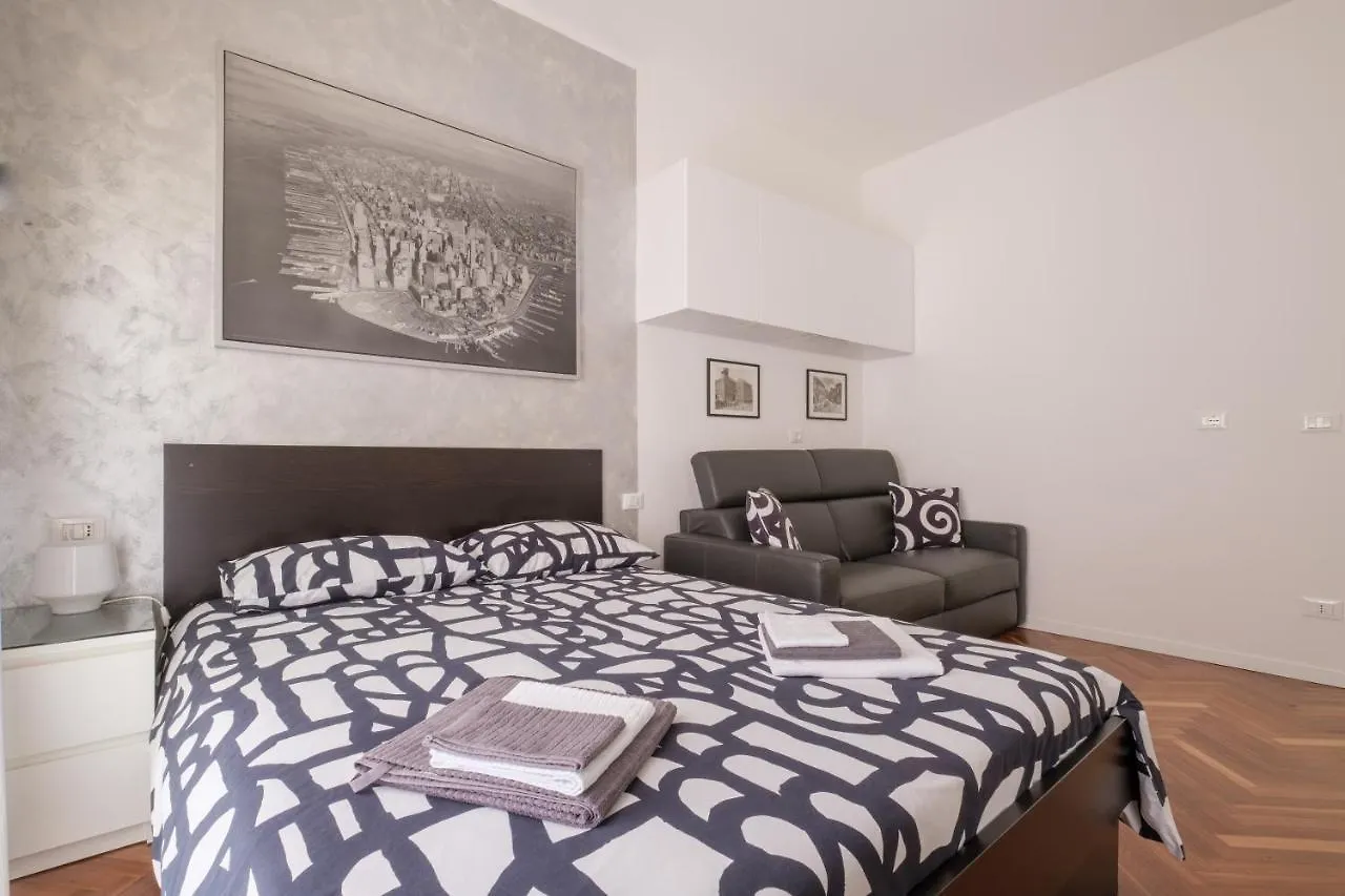 Galleria Del Toro Apartments contacts
