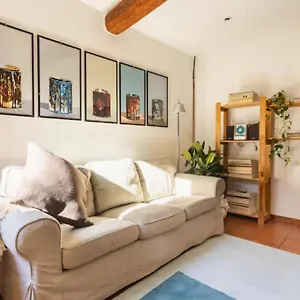House On The Hills, 10 Minutes From Center Appartamento