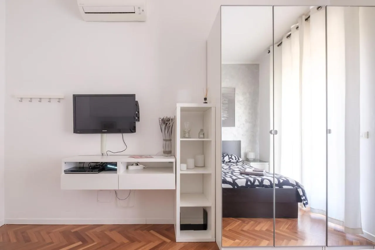 Galleria del toro apartments Bologna Italia